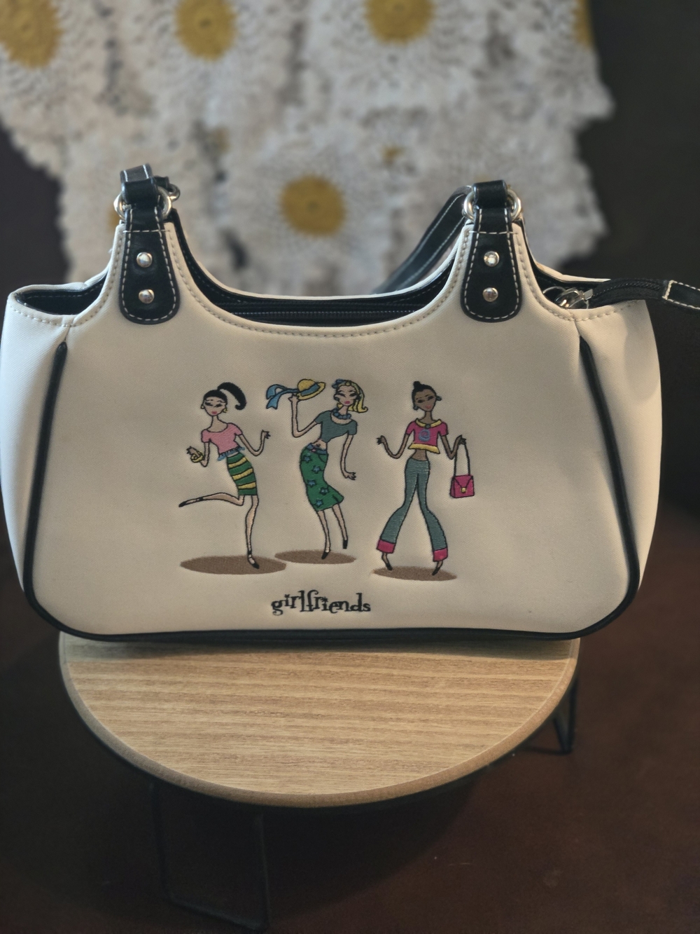 Girlfriends White Shoulder Bag with Illustrated Ladies
